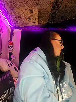 Bunny Cummings online show from 11-11-25, 11:49