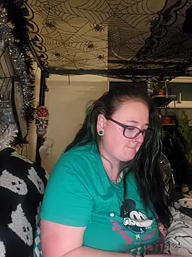 Bunny Cummings online show from 12-19-25, 12:06