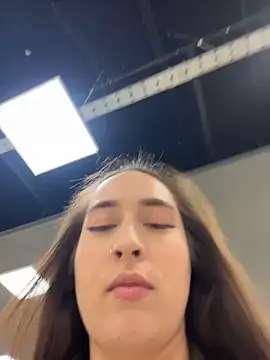 Holly Play online show from 10-27-25, 09:13