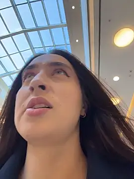 Holly Play online show from 03-11-26, 12:00