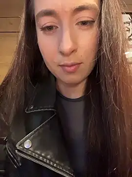 Holly Play online show from 05-25-26, 10:10