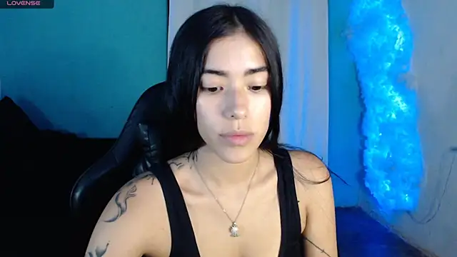 Snapshot of LESLIEBLACK_ chatting on 04-02-26, 01:47 LESLIEBLACK online show from 04-02-26, 01:47