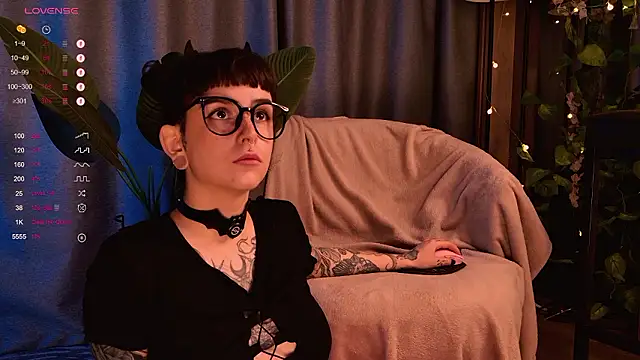 MichaellaMoon online show from 12-07-24, 04:14