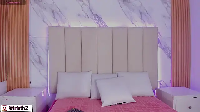 Iris Thompson  online show from 01-08-26, 04:26