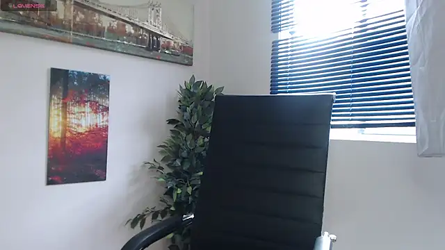 lucy diiaz online show from 12-26-24, 07:05