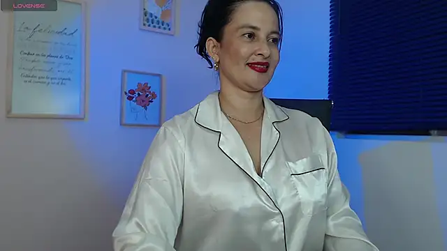 lucy diiaz online show from 01-05-25, 02:38