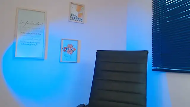 lucy diiaz online show from 01-21-25, 10:41