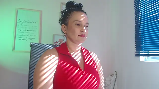 lucy diiaz online show from 01-29-25, 08:35