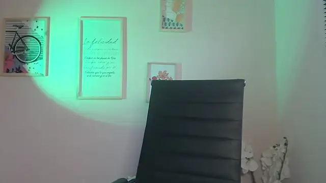 lucy diiaz online show from 02-12-25, 08:50