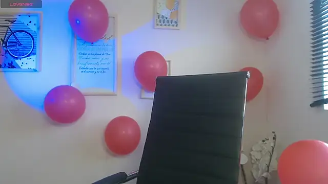 lucy diiaz online show from 02-15-25, 04:01