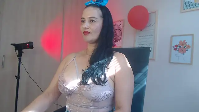 lucy diiaz online show from 02-25-25, 07:58