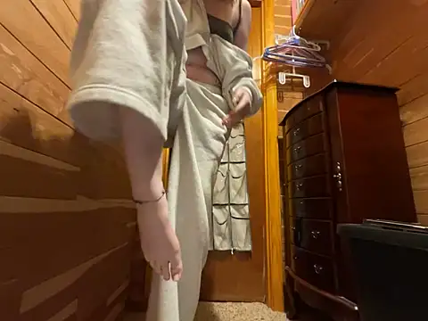 gingerbabe18 online show from 01-02-25, 11:06