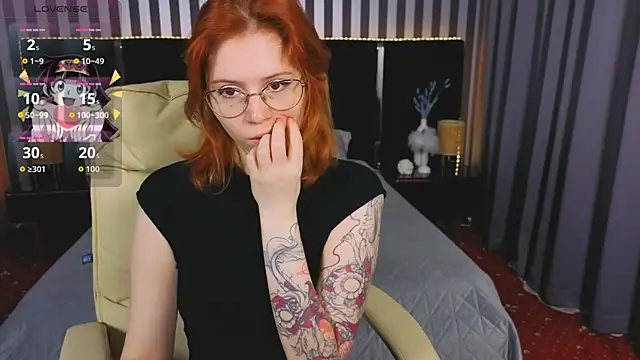 Snapshot of Sasha_Exclusive chatting on 11-26-25, 02:18 Sasha Exclusive online show from 11-26-25, 02:18