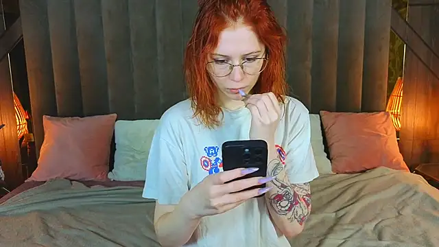 Snapshot of Sasha_Exclusive chatting on 12-15-25, 08:24 Sasha Exclusive online show from 12-15-25, 08:24