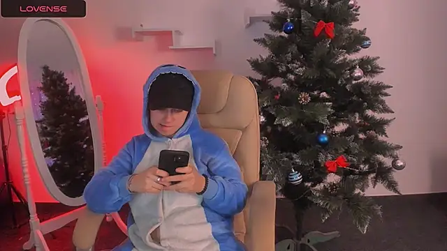 Dolly  Queen  online show from 12-08-24, 08:15