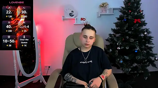 Dolly  Queen  online show from 01-13-25, 02:28