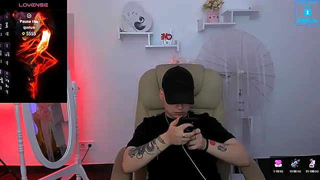 Dolly  Queen  online show from 01-25-25, 02:37