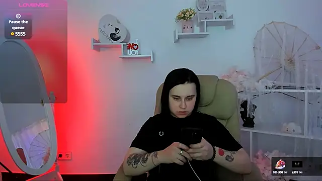 Dolly  Queen  online show from 03-07-25, 08:22