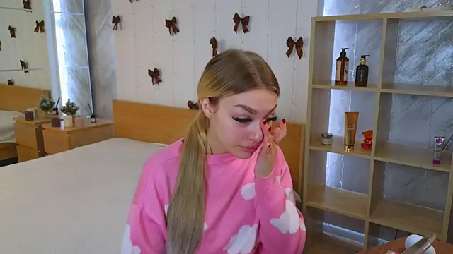 Ella Milla online show from 12-26-24, 05:26