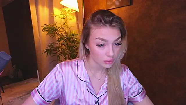 Ella Milla online show from 01-07-25, 08:24