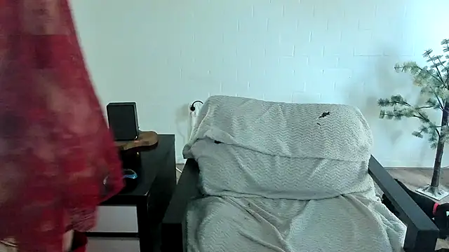 MendiPetite online show from 03-26-26, 08:20