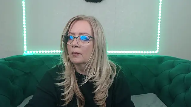 IvanaCharm online show from 03-09-26, 04:38