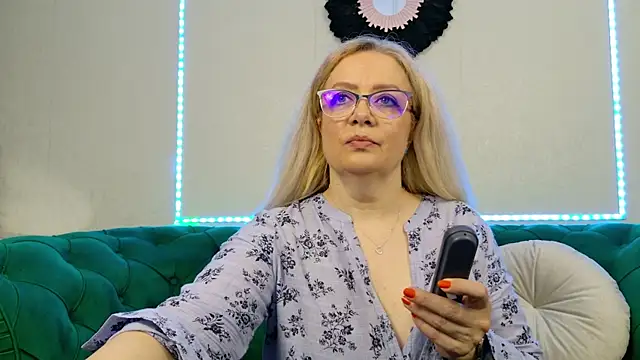 IvanaCharm online show from 05-28-26, 03:26