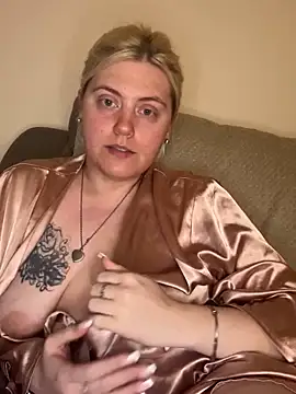 Snapshot of Blondiee3088 chatting on 12-11-24, 12:02 Blondiee3088 online show from 12-11-24, 12:02