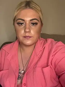 Snapshot of Blondiee3088 chatting on 03-04-25, 09:22 Blondiee3088 online show from 03-04-25, 09:22