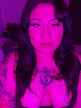 Snapshot of Phoenixcalixo chatting on 05-02-26, 04:39 Phoenixcalixo online show from 05-02-26, 04:39