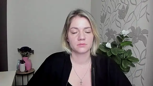 MariaSttone online show from 03-10-25, 07:29