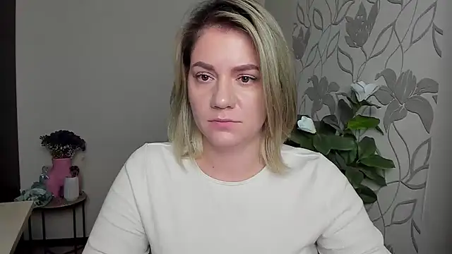 MariaSttone online show from 10-16-25, 05:03