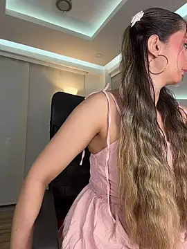 nicollefiorett online show from 11-19-25, 10:54