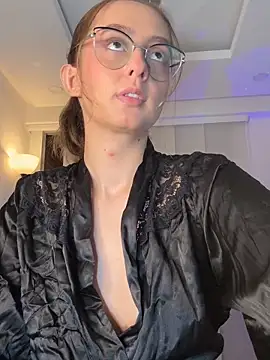 nicollefiorett online show from 03-16-26, 12:17