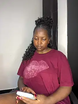 Snapshot of prettiepearl chatting on 04-29-26, 03:43 prettiepearl online show from 04-29-26, 03:43