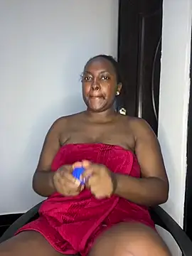 Snapshot of prettiepearl chatting on 05-25-26, 04:07 prettiepearl online show from 05-25-26, 04:07