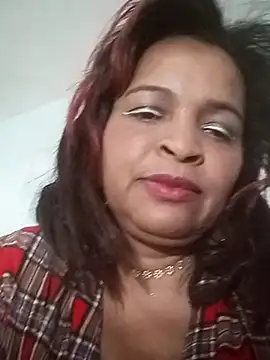 Snapshot of _violetta_- chatting on 02-18-25, 10:14 violetta - online show from 02-18-25, 10:14