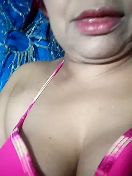 Snapshot of _violetta_- chatting on 02-20-25, 02:46 violetta - online show from 02-20-25, 02:46