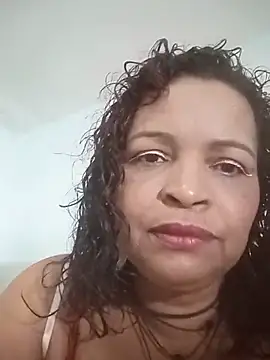 Snapshot of _violetta_- chatting on 02-21-25, 05:53 violetta - online show from 02-21-25, 05:53