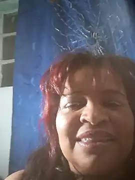 Snapshot of _violetta_- chatting on 02-24-25, 12:09 violetta - online show from 02-24-25, 12:09
