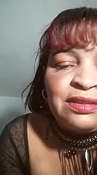 Snapshot of _violetta_- chatting on 02-27-25, 02:10 violetta - online show from 02-27-25, 02:10