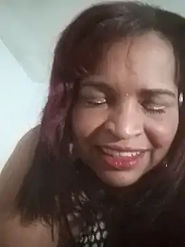 Snapshot of _violetta_- chatting on 03-01-25, 12:17 violetta - online show from 03-01-25, 12:17