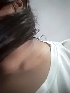 Snapshot of _violetta_- chatting on 03-02-25, 12:53 violetta - online show from 03-02-25, 12:53
