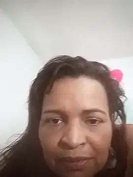 Snapshot of _violetta_- chatting on 03-03-25, 11:24 violetta - online show from 03-03-25, 11:24