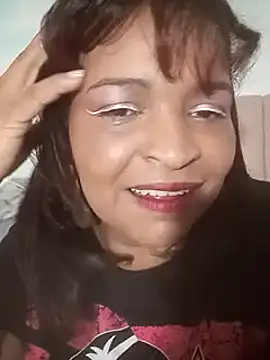 Snapshot of _violetta_- chatting on 03-04-25, 11:08 violetta - online show from 03-04-25, 11:08