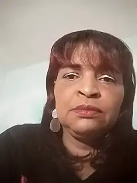 Snapshot of _violetta_- chatting on 03-04-25, 08:38 violetta - online show from 03-04-25, 08:38