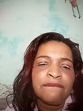Snapshot of _violetta_- chatting on 03-07-25, 09:48 violetta - online show from 03-07-25, 09:48