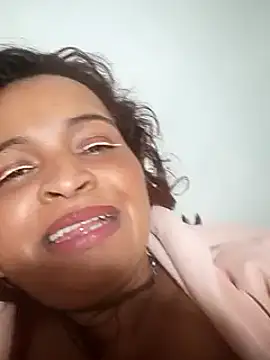 Snapshot of _violetta_- chatting on 03-08-25, 12:55 violetta - online show from 03-08-25, 12:55