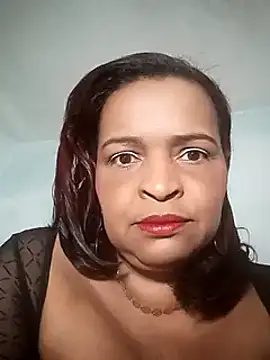 Snapshot of _violetta_- chatting on 03-08-25, 10:24 violetta - online show from 03-08-25, 10:24