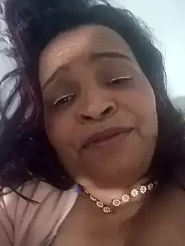 Snapshot of _violetta_- chatting on 03-18-25, 02:36 violetta - online show from 03-18-25, 02:36